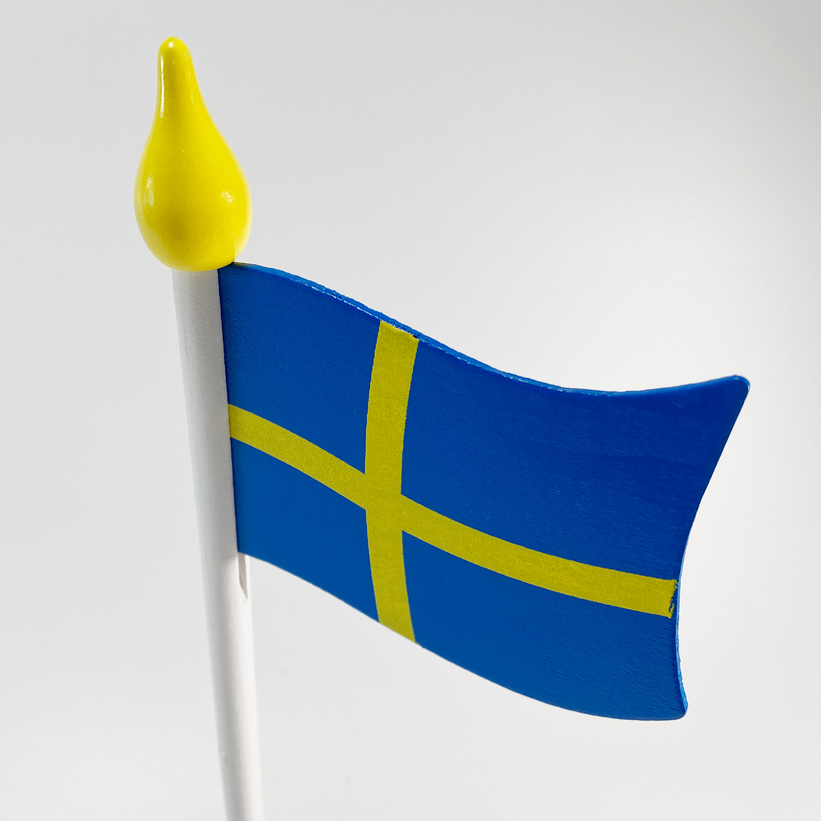 Qqsd Schweden Kleine Flagge Schwedischer Stab Mini Handfahnen - Massiver  Holzmast mit Speerspitze (12 Stück)